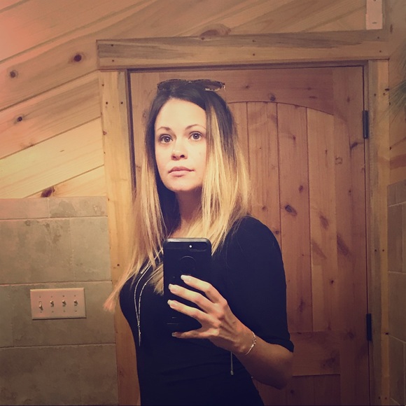 Meet your Posher, Aubrey - Picture 1 of 1